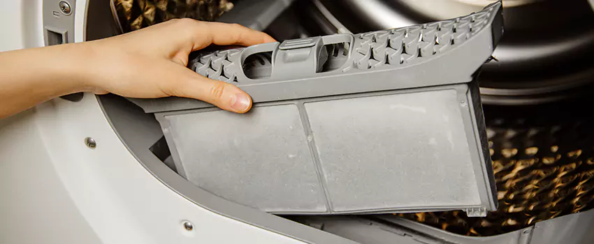 Signs Of A Clogged Dryer Lint Trap in Hoffman Estates, Illinois